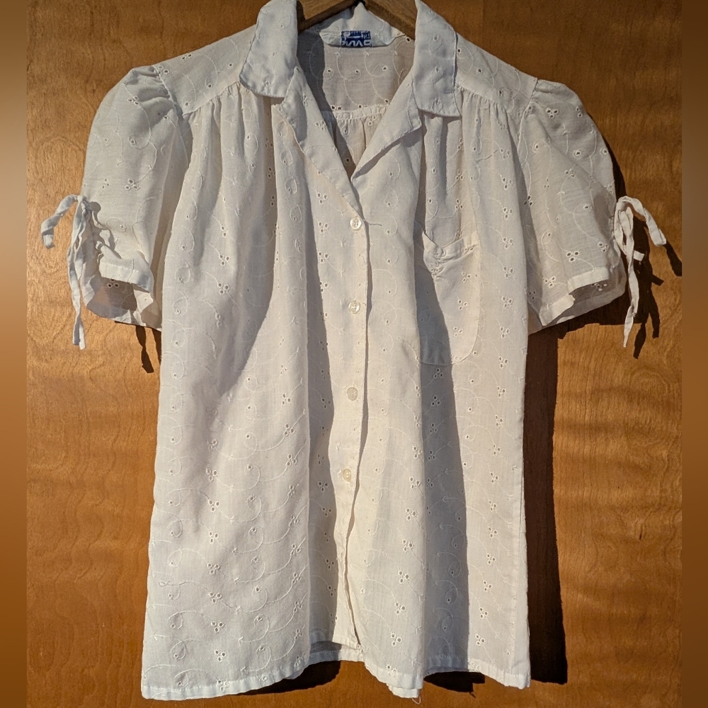 Dandelion eyelet lace blouse